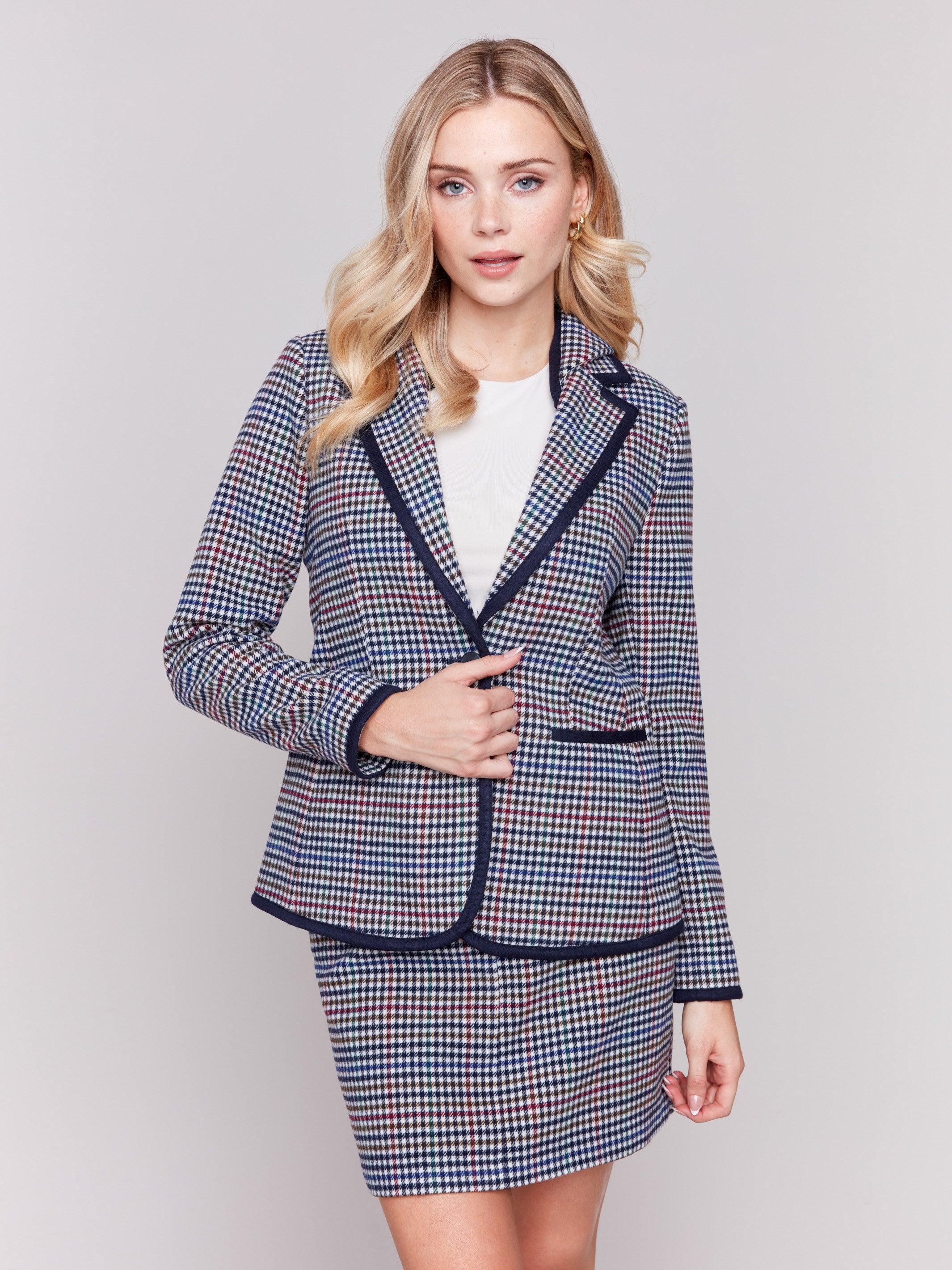 Plaid woven blazer with a lapel notch collar and hood, featuring welt pockets and button closure by Charlie B.