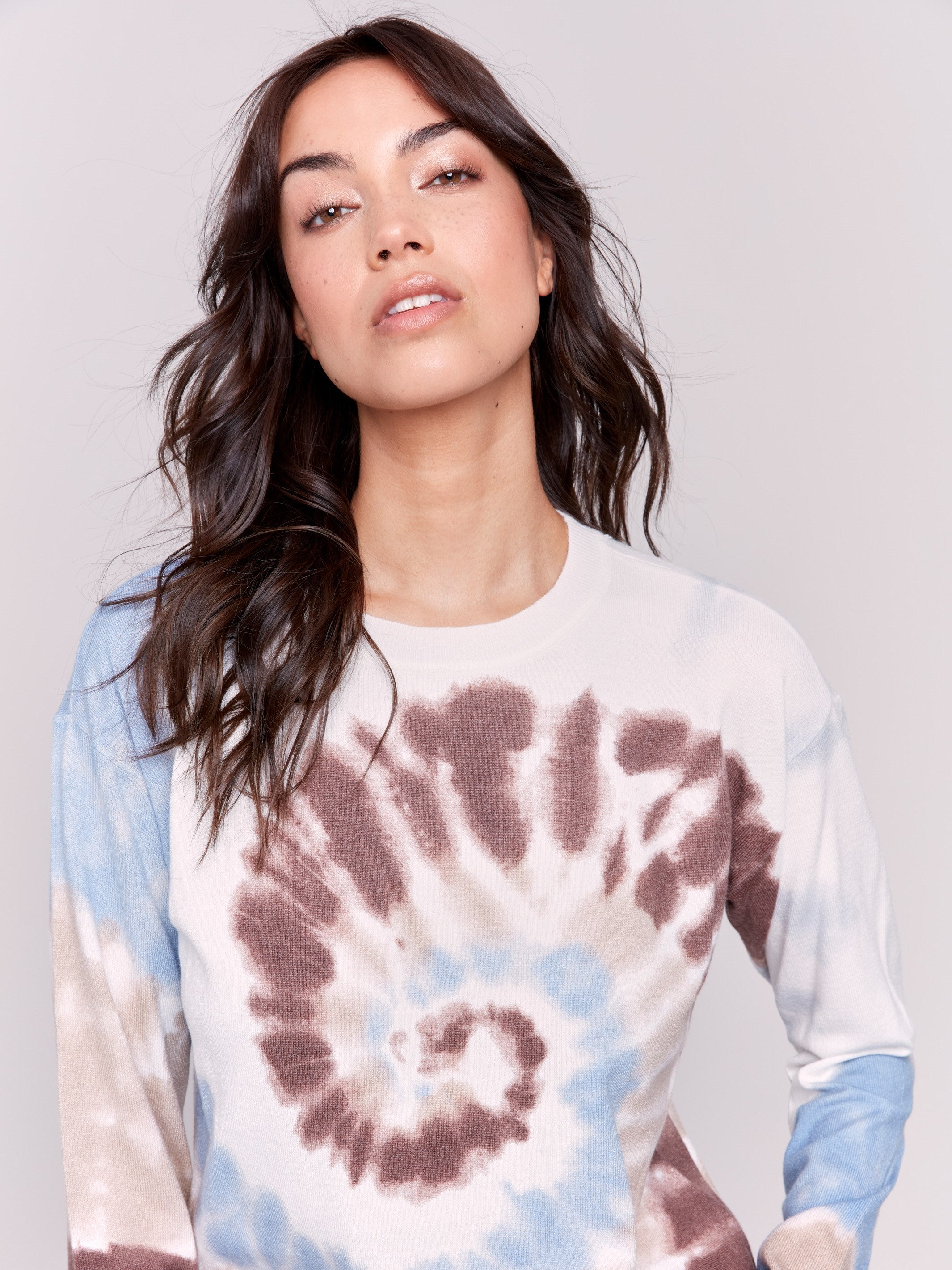 Long-sleeve tie-dye sweater in Frost with a crew neck and frayed edge by Charlie B.